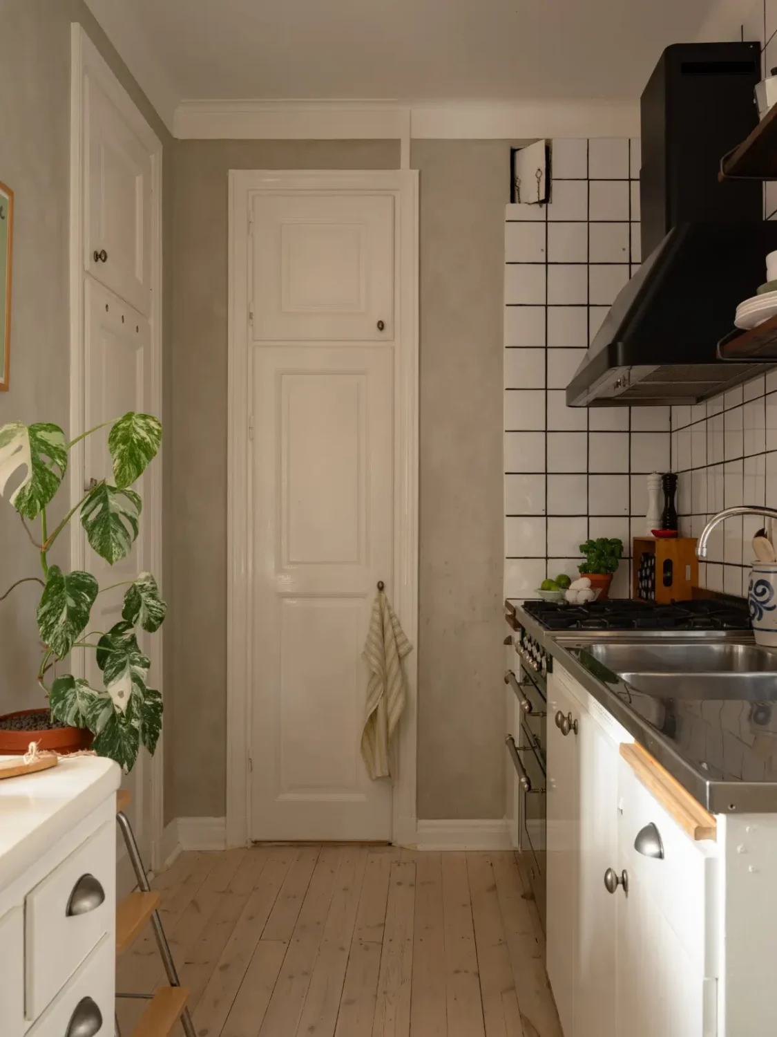 An Original Kitchen in a Small 1930s Apartment 21 small-1930s-apartment-stockholm-nordroom