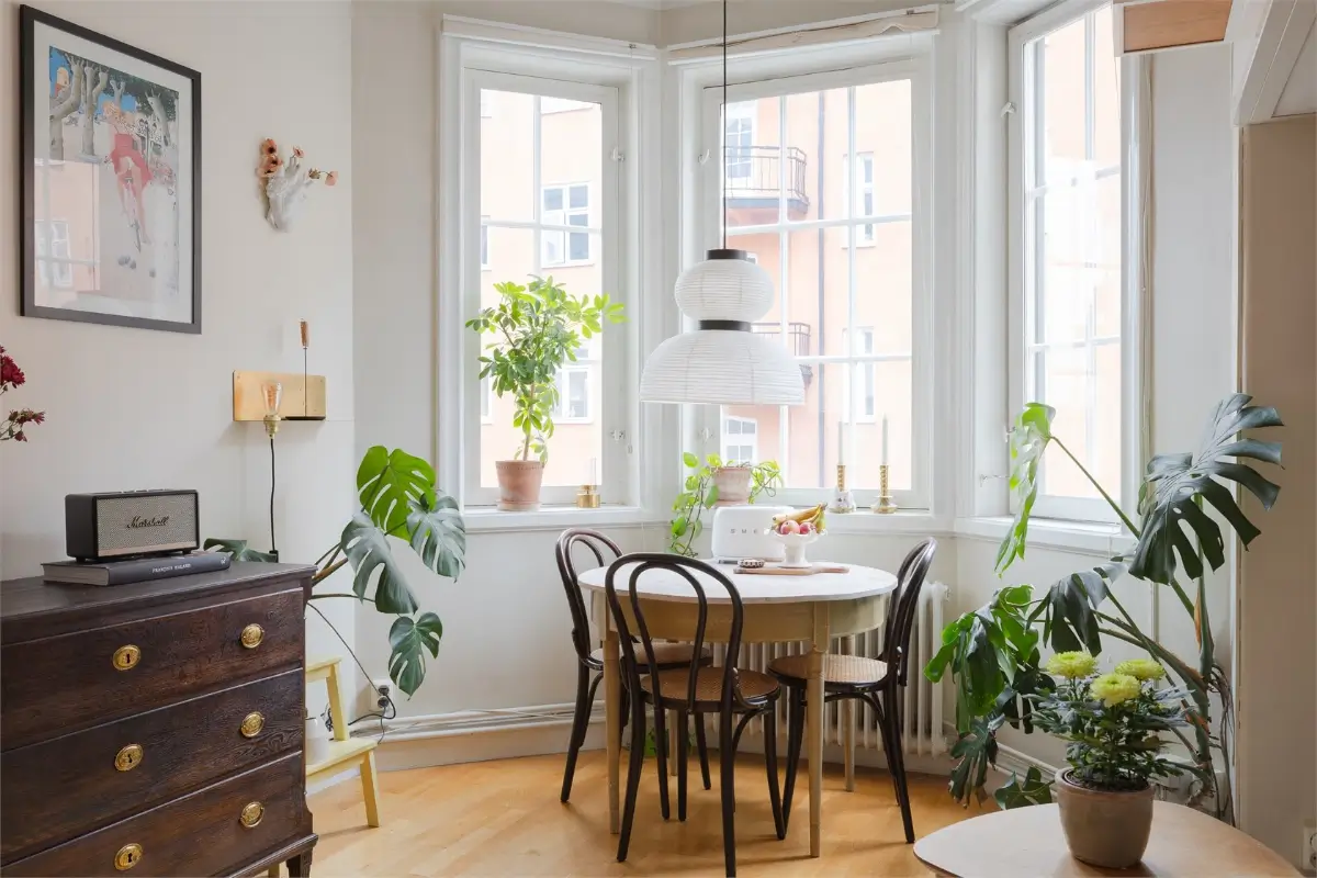 A Studio Apartment with a Large Bay Window and a Loft Bed 4 small-studio-apartment-bay-window-loft-bed-nordroom13