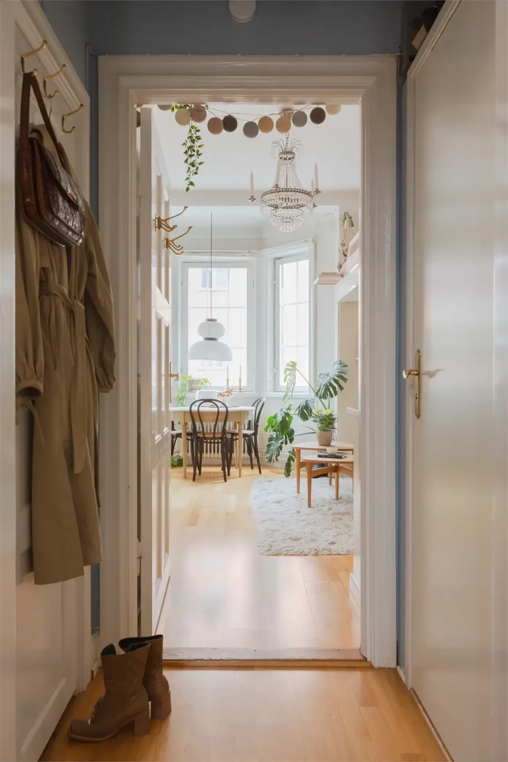 A Studio Apartment with a Large Bay Window and a Loft Bed 15 small-studio-apartment-bay-window-loft-bed-nordroom2