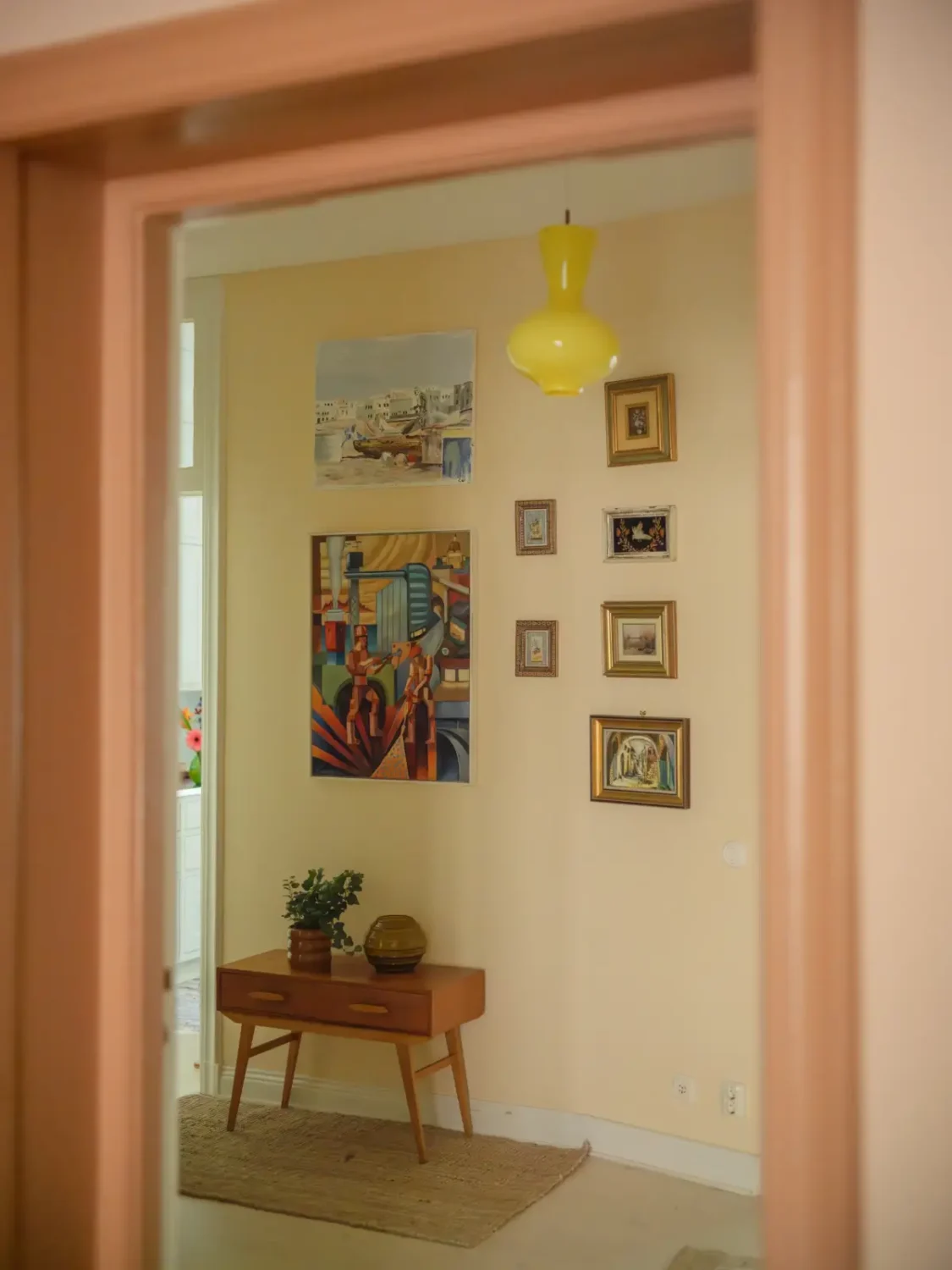 A Charming Color Palette in an Early 20th Century Apartment 12 soft-muted-colors-1910-stockholm-apartment-nordroom17