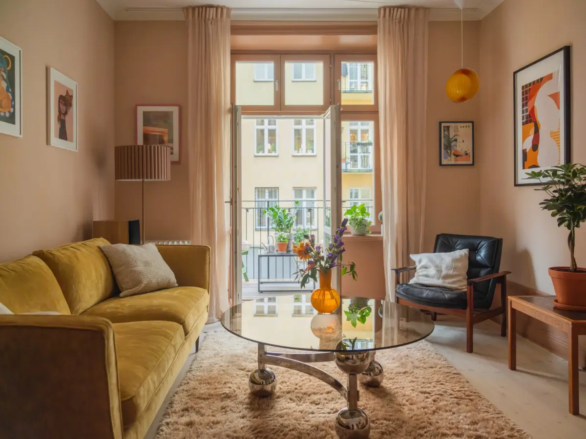 A Charming Color Palette in an Early 20th Century Apartment 8 soft-muted-colors-1910-stockholm-apartment-nordroom19