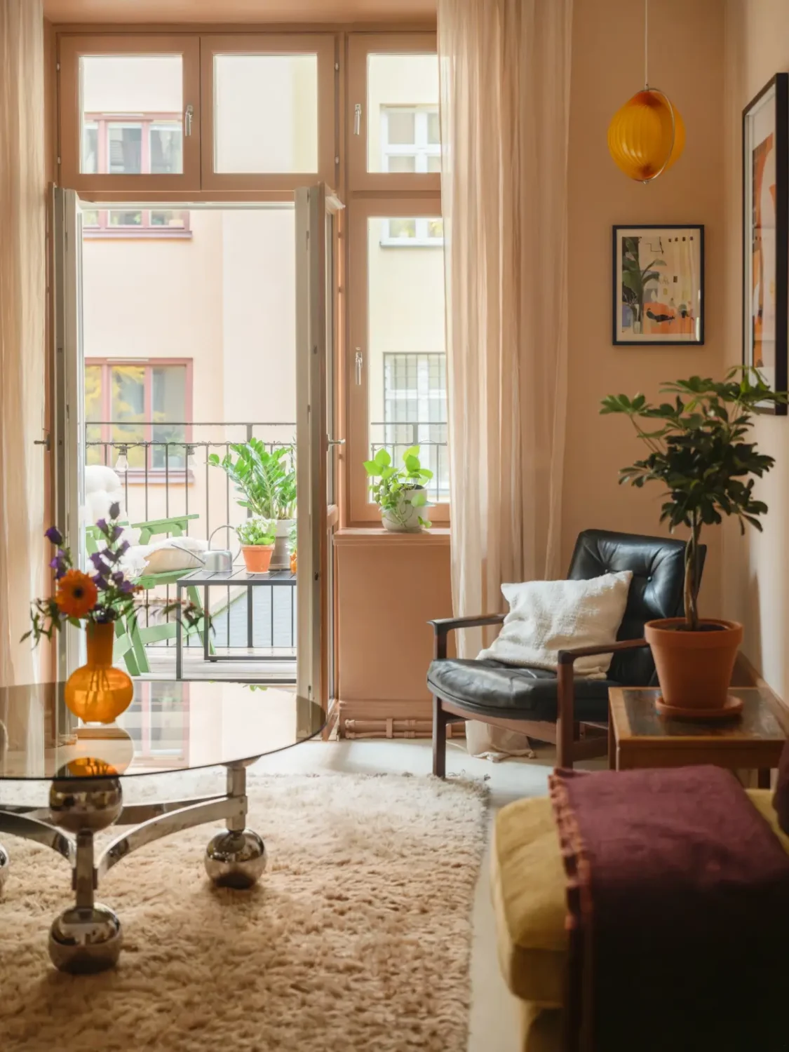 A Charming Color Palette in an Early 20th Century Apartment 3 soft-muted-colors-1910-stockholm-apartment-nordroom23