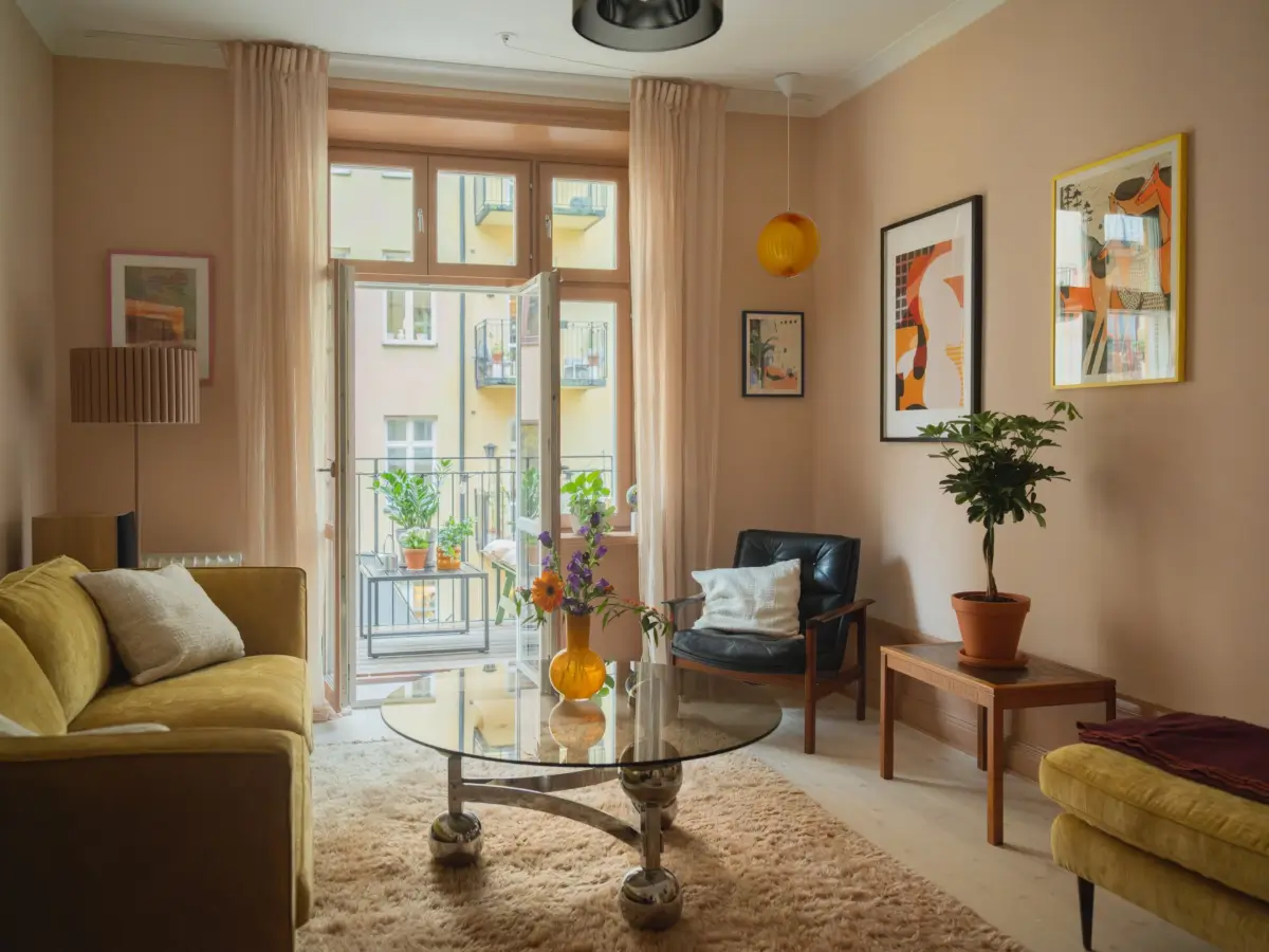 A Charming Color Palette in an Early 20th Century Apartment 4 soft-muted-colors-1910-stockholm-apartment-nordroom24