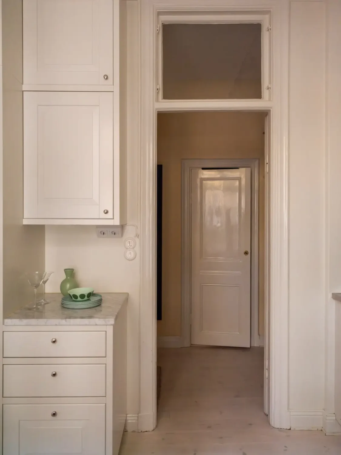 A Charming Color Palette in an Early 20th Century Apartment 19 c