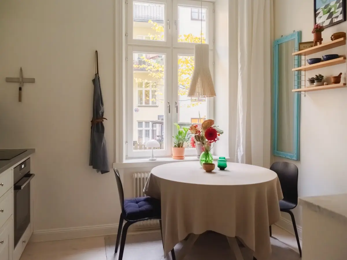 A Charming Color Palette in an Early 20th Century Apartment 14 soft-muted-colors-1910-stockholm-apartment-nordroom8