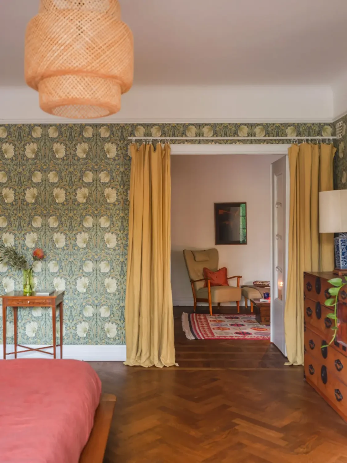 A Spacious Four-Bedroom Family Apartment in Stockholm 18 spacious-1920s-family-apartment-stockholm-nordroom17