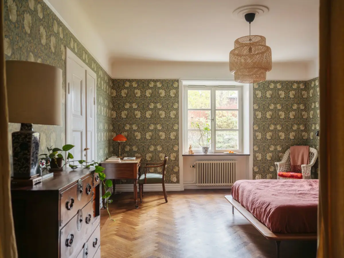 A Spacious Four-Bedroom Family Apartment in Stockholm 9 spacious-1920s-family-apartment-stockholm-nordroom24