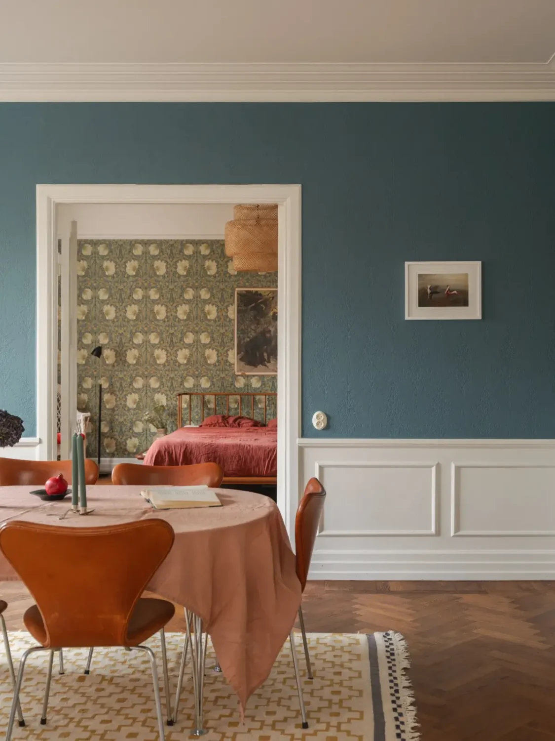 A Spacious Four-Bedroom Family Apartment in Stockholm 7 spacious-1920s-family-apartment-stockholm-nordroom26