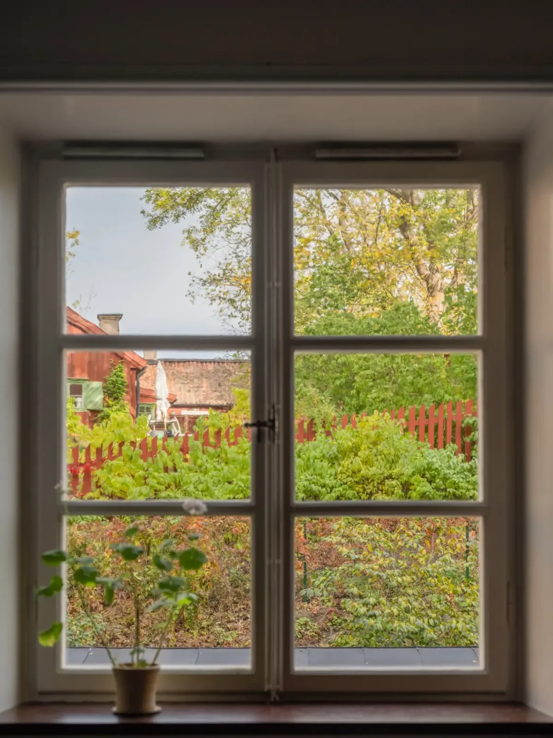 A Spacious Four-Bedroom Family Apartment in Stockholm 4 c