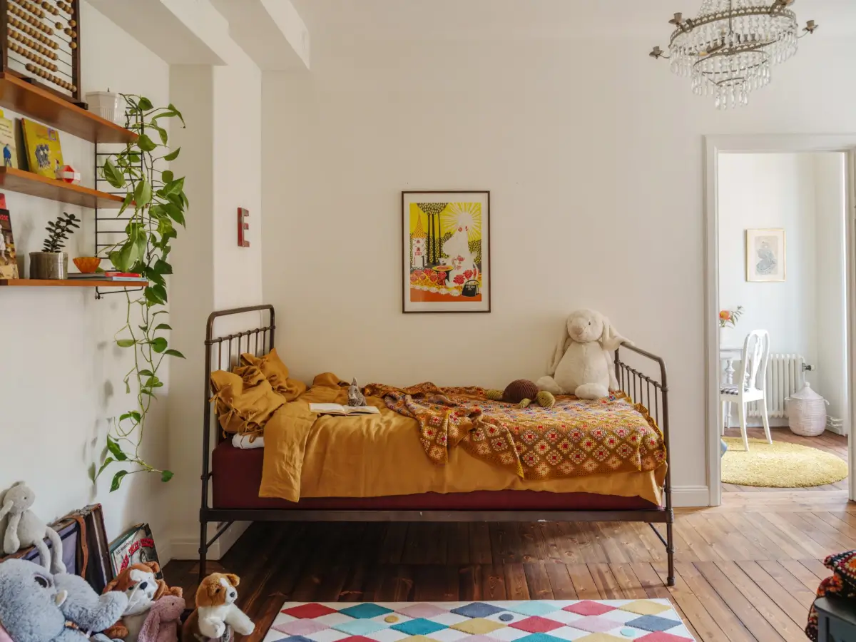 A Spacious Four-Bedroom Family Apartment in Stockholm 26 spacious-1920s-family-apartment-stockholm-nordroom32