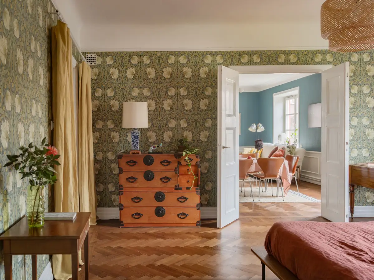 A Spacious Four-Bedroom Family Apartment in Stockholm 17 spacious-1920s-family-apartment-stockholm-nordroom35