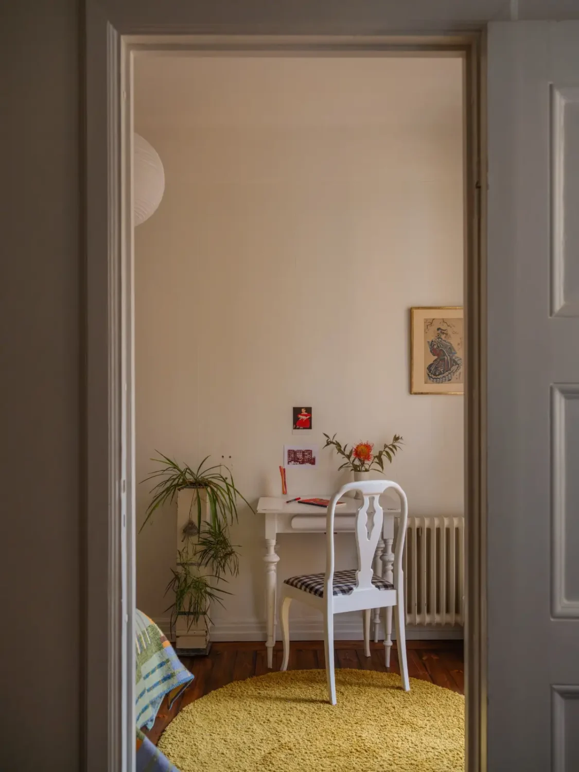 A Spacious Four-Bedroom Family Apartment in Stockholm 31 spacious-1920s-family-apartment-stockholm-nordroom6