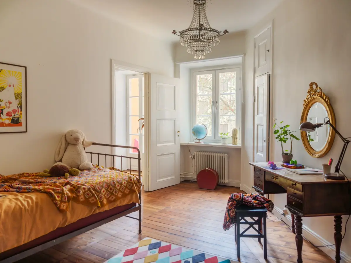 A Spacious Four-Bedroom Family Apartment in Stockholm 29 spacious-1920s-family-apartment-stockholm-nordroom8