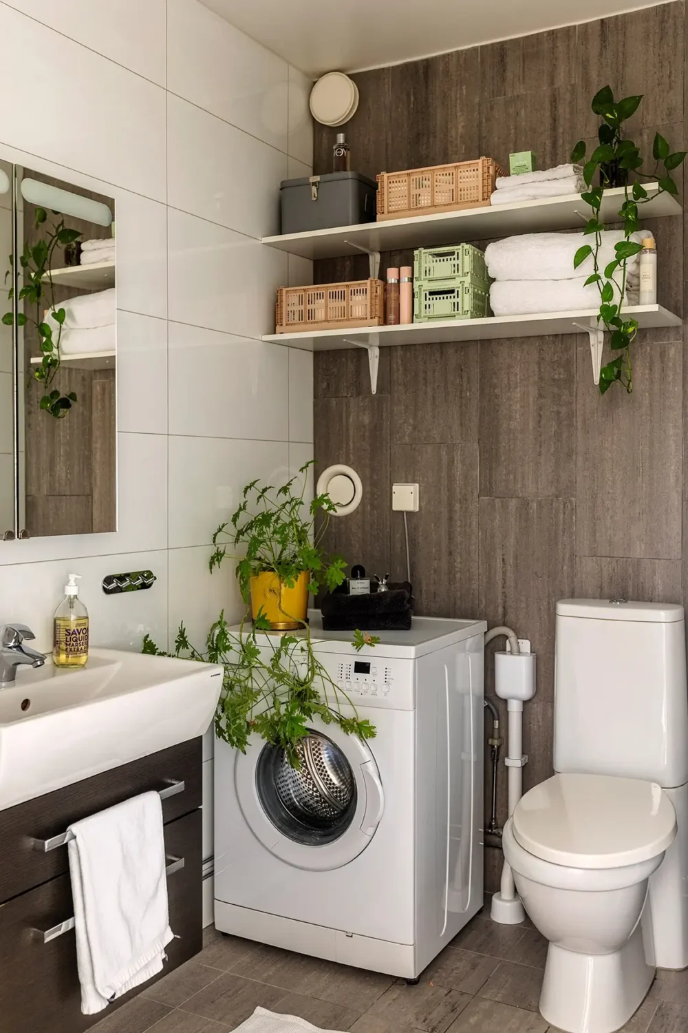 Yellow, Beige, and Green Tones in a 1920s Apartment 14 stockholm apartment yellow green beige tones nordroom Yellow, Beige, and Green Tones in a 1920s Apartment