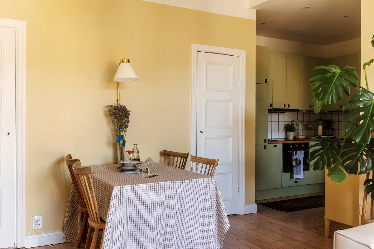 Yellow, Beige, and Green Tones in a 1920s Apartment 6 stockholm apartment yellow green beige tones nordroom12 Yellow, Beige, and Green Tones in a 1920s Apartment