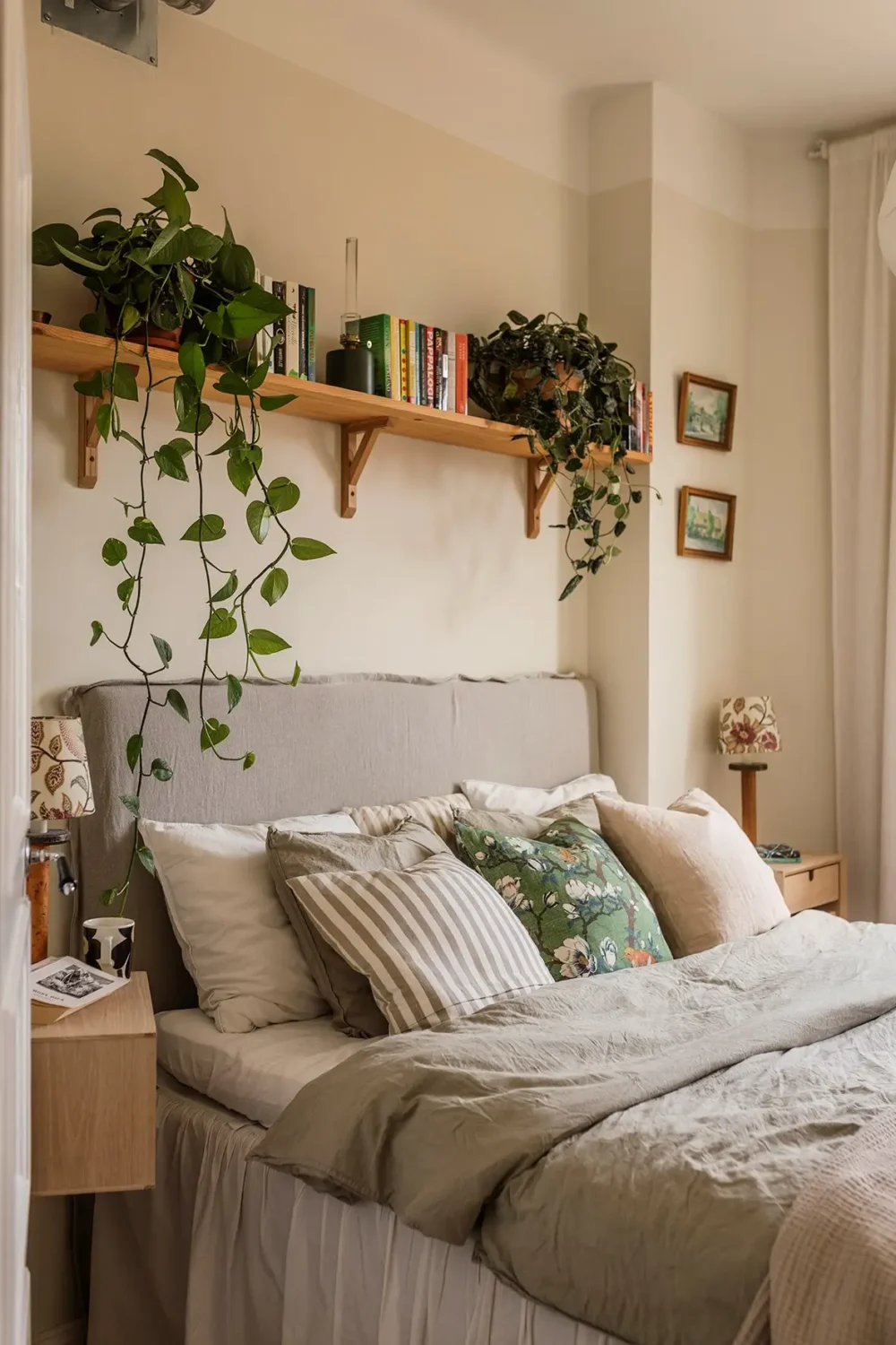 Yellow, Beige, and Green Tones in a 1920s Apartment 13 stockholm apartment yellow green beige tones nordroom3 Yellow, Beige, and Green Tones in a 1920s Apartment
