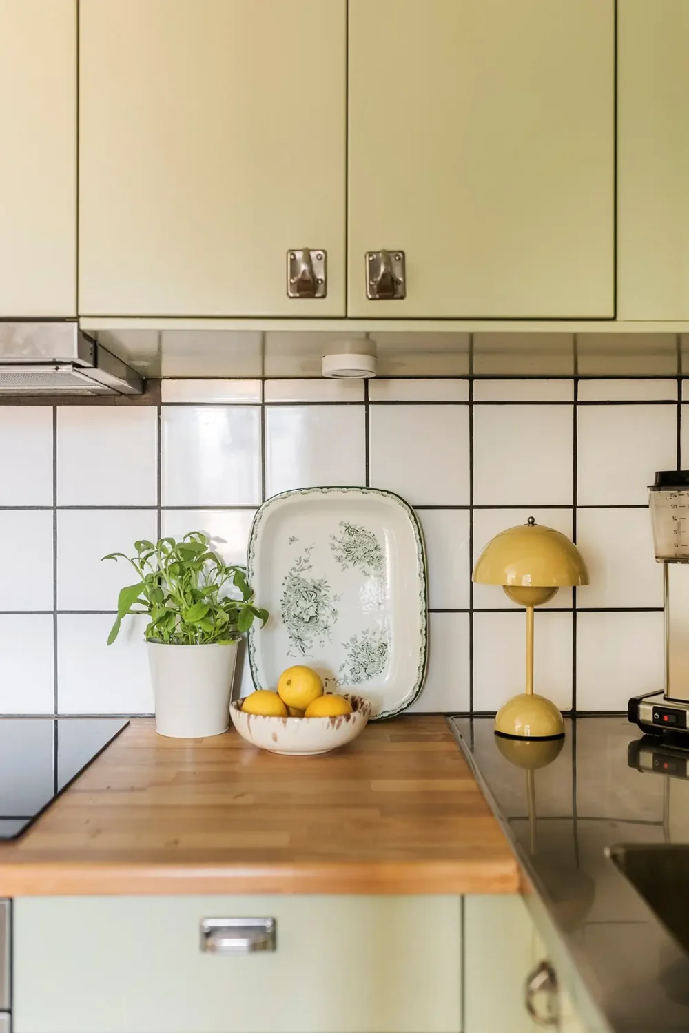 Yellow, Beige, and Green Tones in a 1920s Apartment 9 stockholm apartment yellow green beige tones nordroom6 Yellow, Beige, and Green Tones in a 1920s Apartment