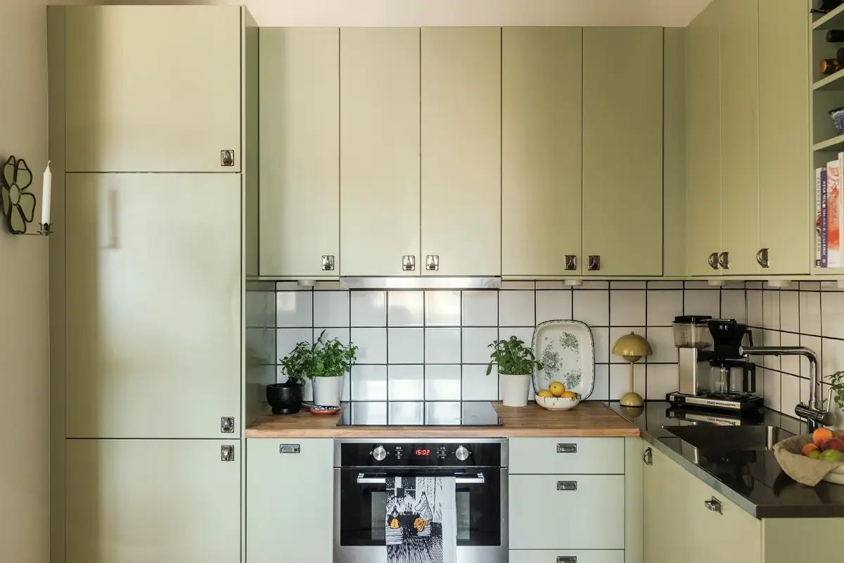 Yellow, Beige, and Green Tones in a 1920s Apartment 8 stockholm apartment yellow green beige tones nordroom8 Yellow, Beige, and Green Tones in a 1920s Apartment