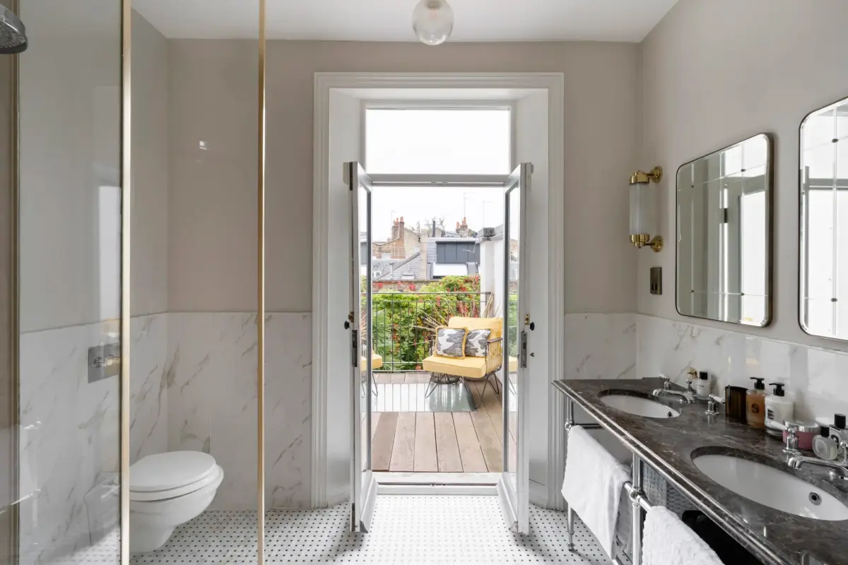 Contrasting Colors in an Elegant Notting Hill Townhouse 20 stylish-notting-hill-townhouse20