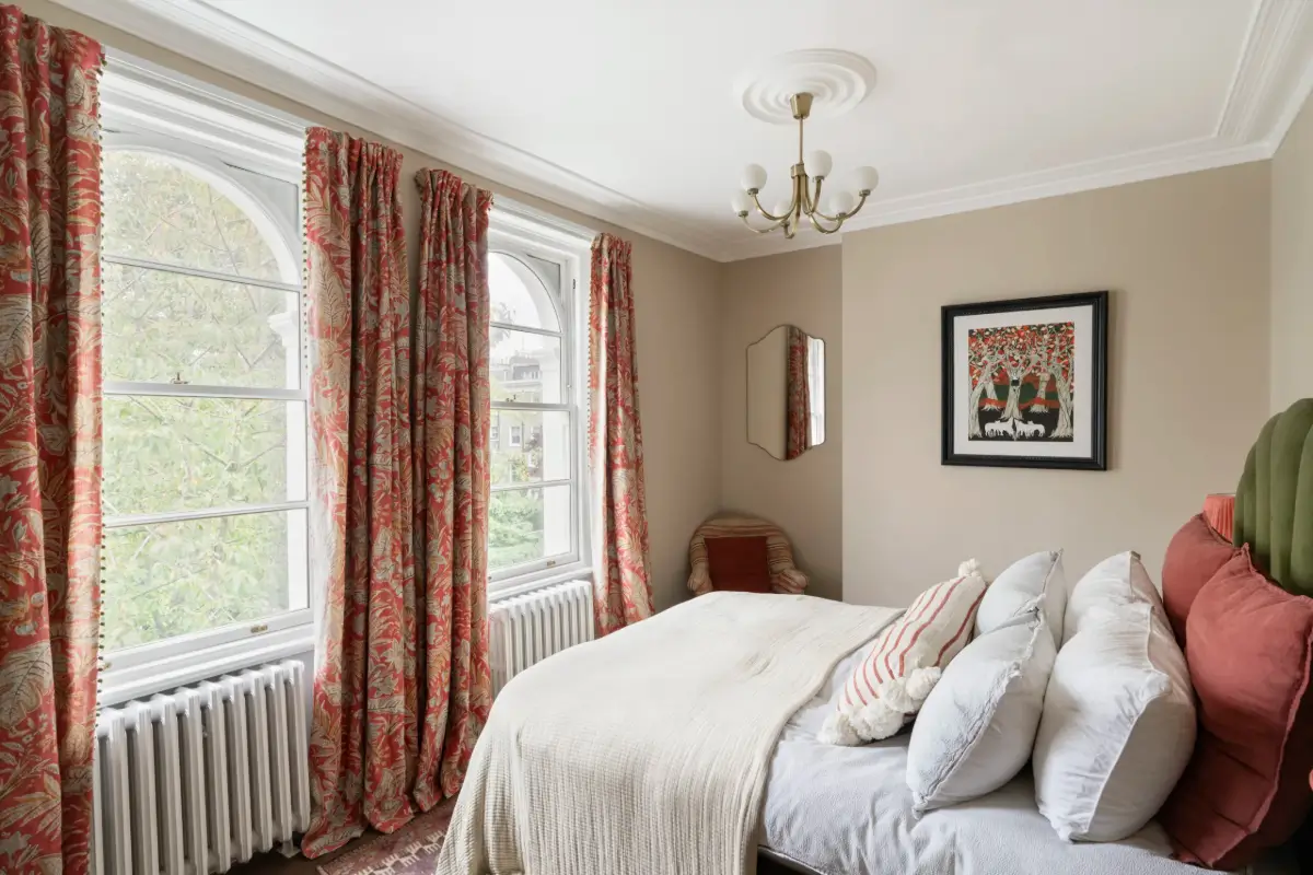 Contrasting Colors in an Elegant Notting Hill Townhouse 23 stylish-notting-hill-townhouse24