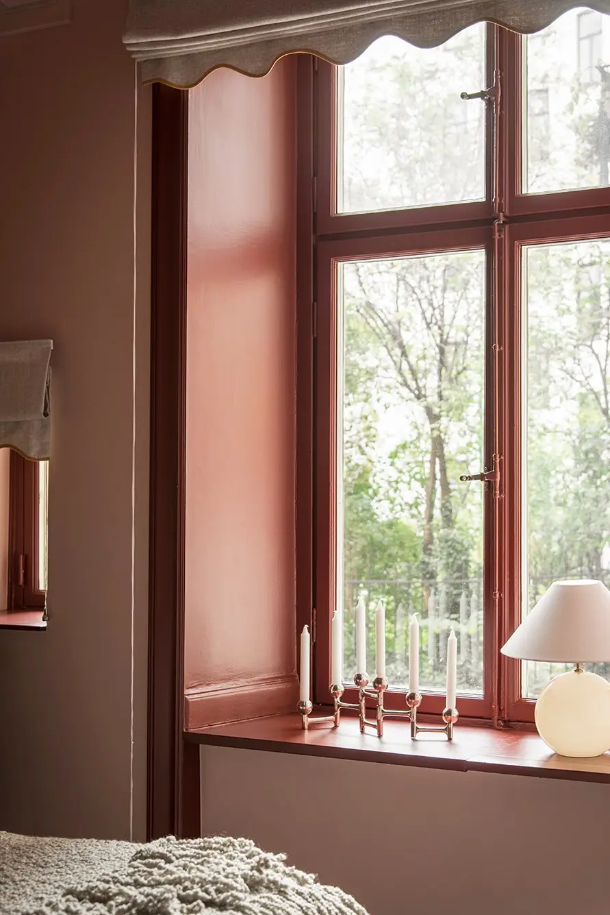 Period Features and a Pink Bedroom in a Turn-of-the-Century Apartment 23 turn-of-the-century-apartment-pink-bedroom