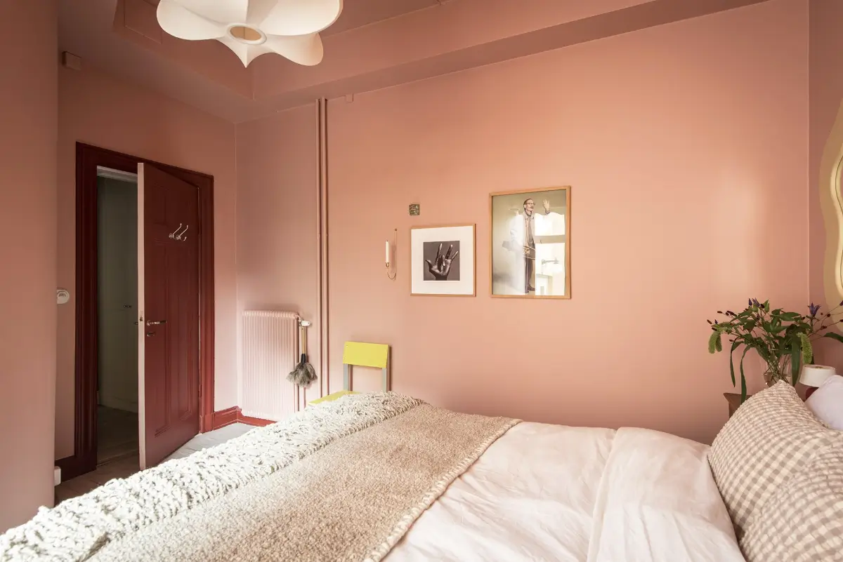 Period Features and a Pink Bedroom in a Turn-of-the-Century Apartment 27 turn-of-the-century-apartment-pink-bedroom