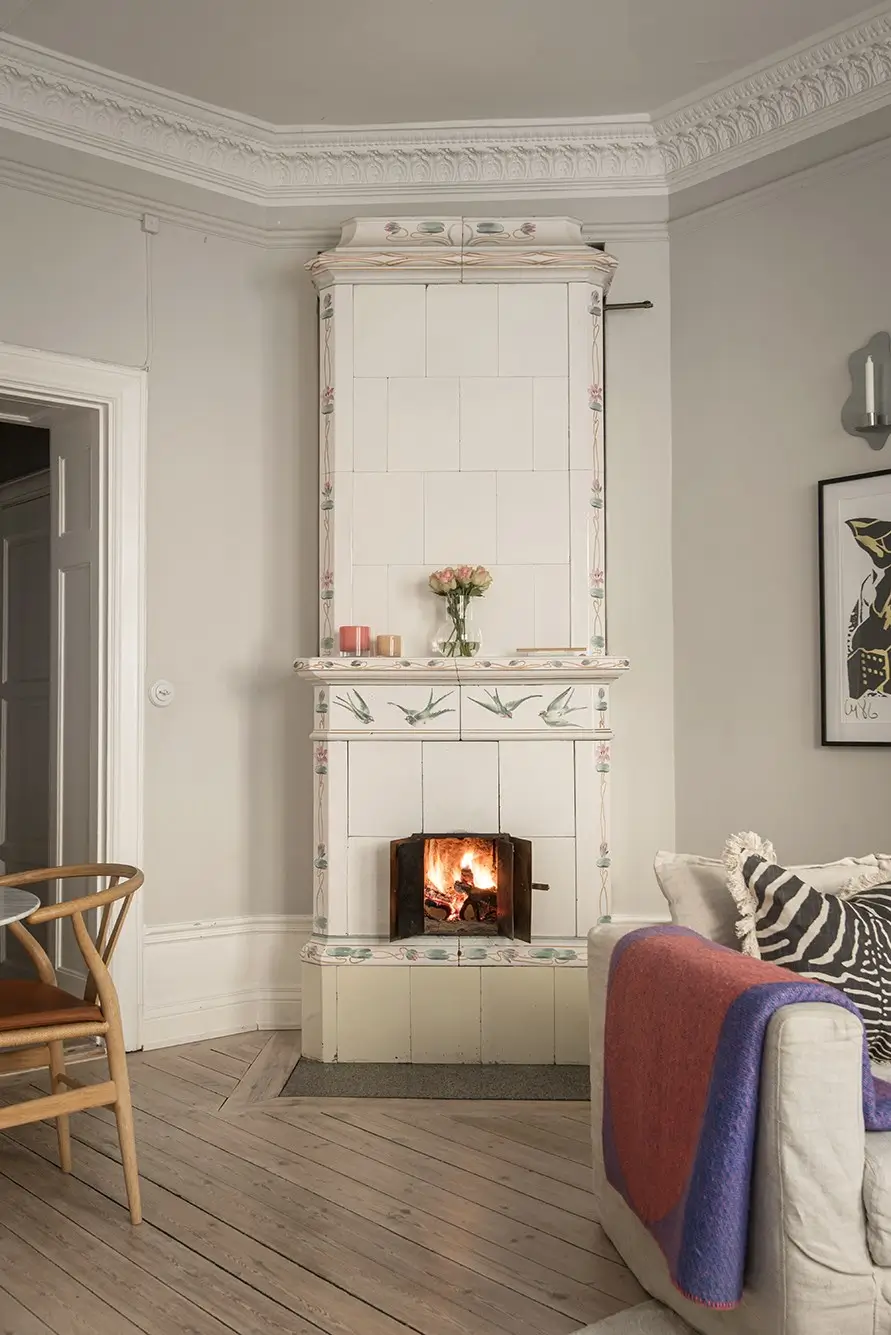 Period Features and a Pink Bedroom in a Turn-of-the-Century Apartment 10 turn-of-the-century-apartment-pink-bedroom