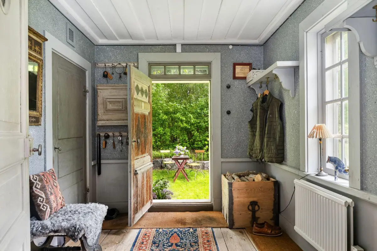 A Carefully Preserved 18th-Century Manor House in Sweden is for Sale 22 18th-century-manor-house-sweden-for-sale-renovated-Goran-Gudmundsson-nordroom