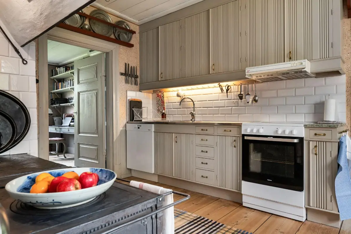 A Carefully Preserved 18th-Century Manor House in Sweden is for Sale 19 18th-century-manor-house-sweden-for-sale-renovated-Goran-Gudmundsson-nordroom