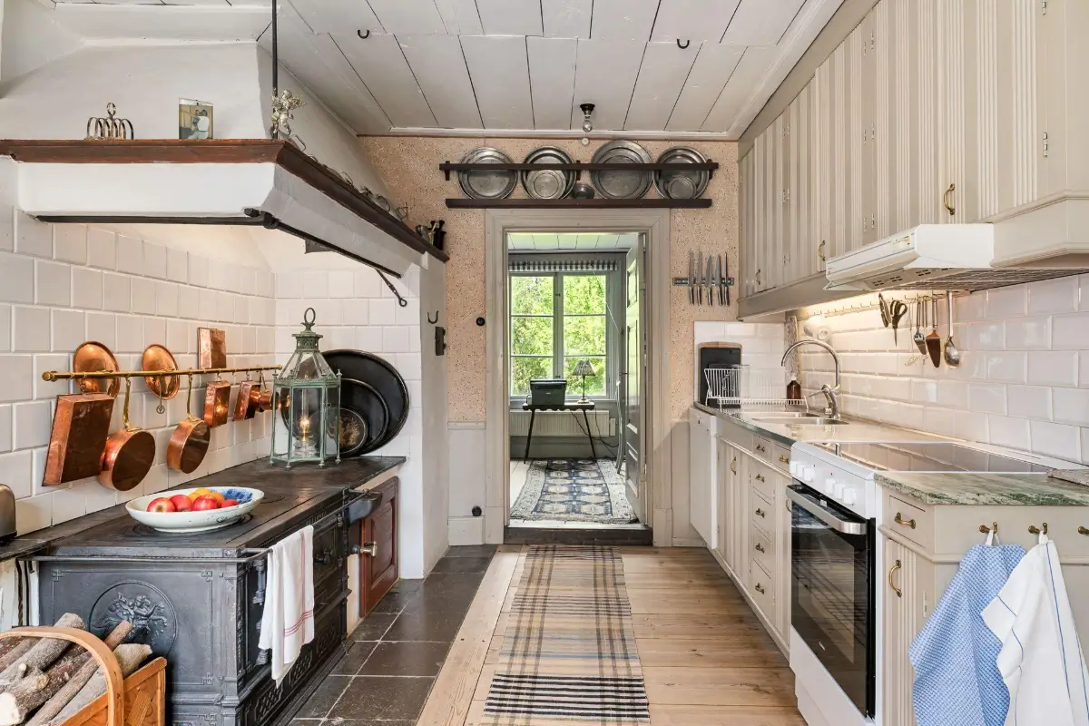 A Carefully Preserved 18th-Century Manor House in Sweden is for Sale 18 18th-century-manor-house-sweden-for-sale-renovated-Goran-Gudmundsson-nordroom