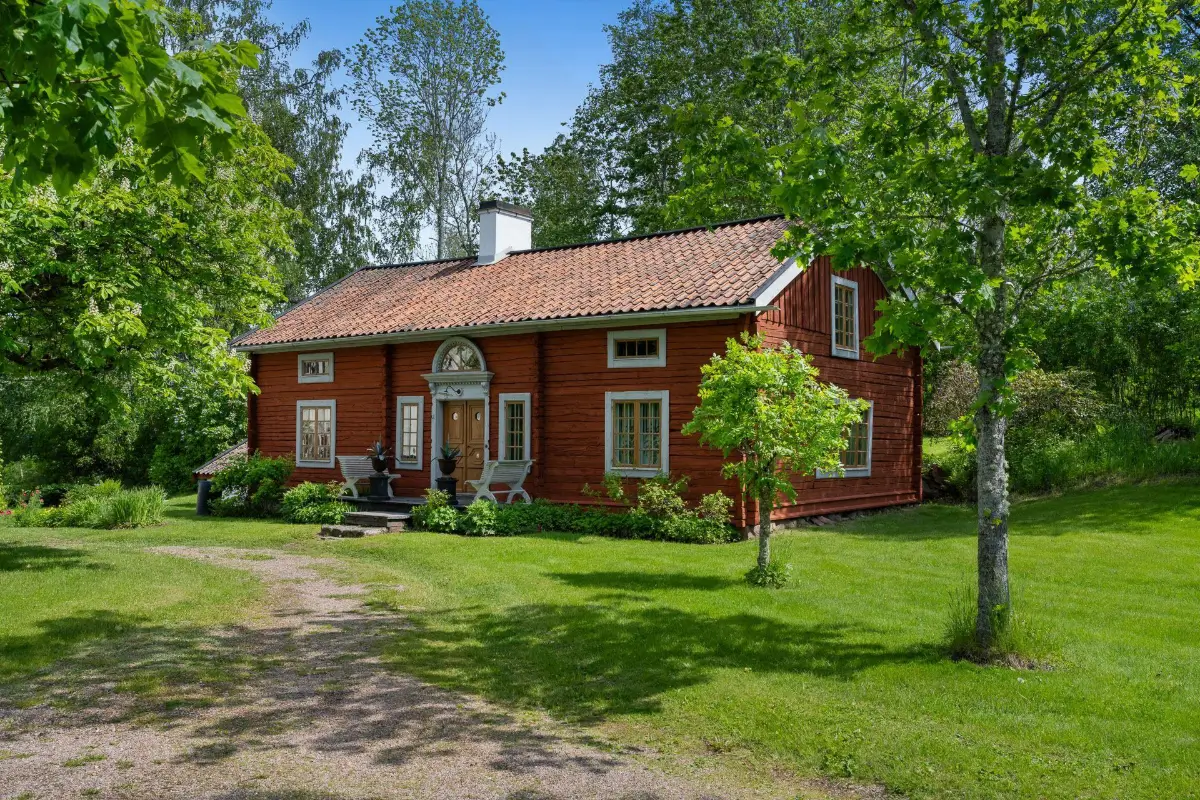 A Carefully Preserved 18th-Century Manor House in Sweden is for Sale 48 18th-century-manor-house-sweden-for-sale-renovated-Goran-Gudmundsson-nordroom