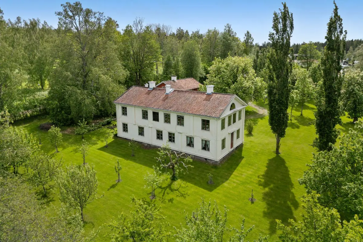 A Carefully Preserved 18th-Century Manor House in Sweden is for Sale 51 18th-century-manor-house-sweden-for-sale-renovated-Goran-Gudmundsson-nordroom