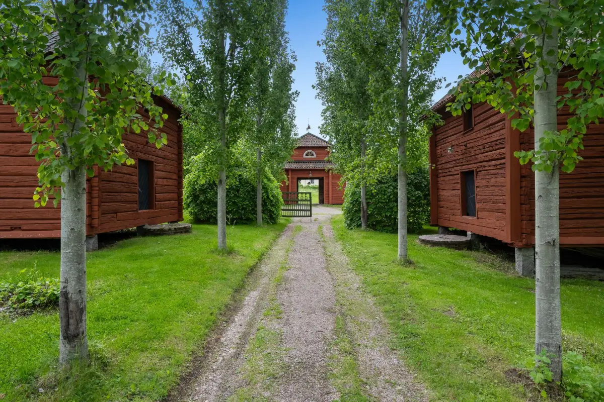 A Carefully Preserved 18th-Century Manor House in Sweden is for Sale 3 18th-century-manor-house-sweden-for-sale-renovated-Goran-Gudmundsson-nordroom