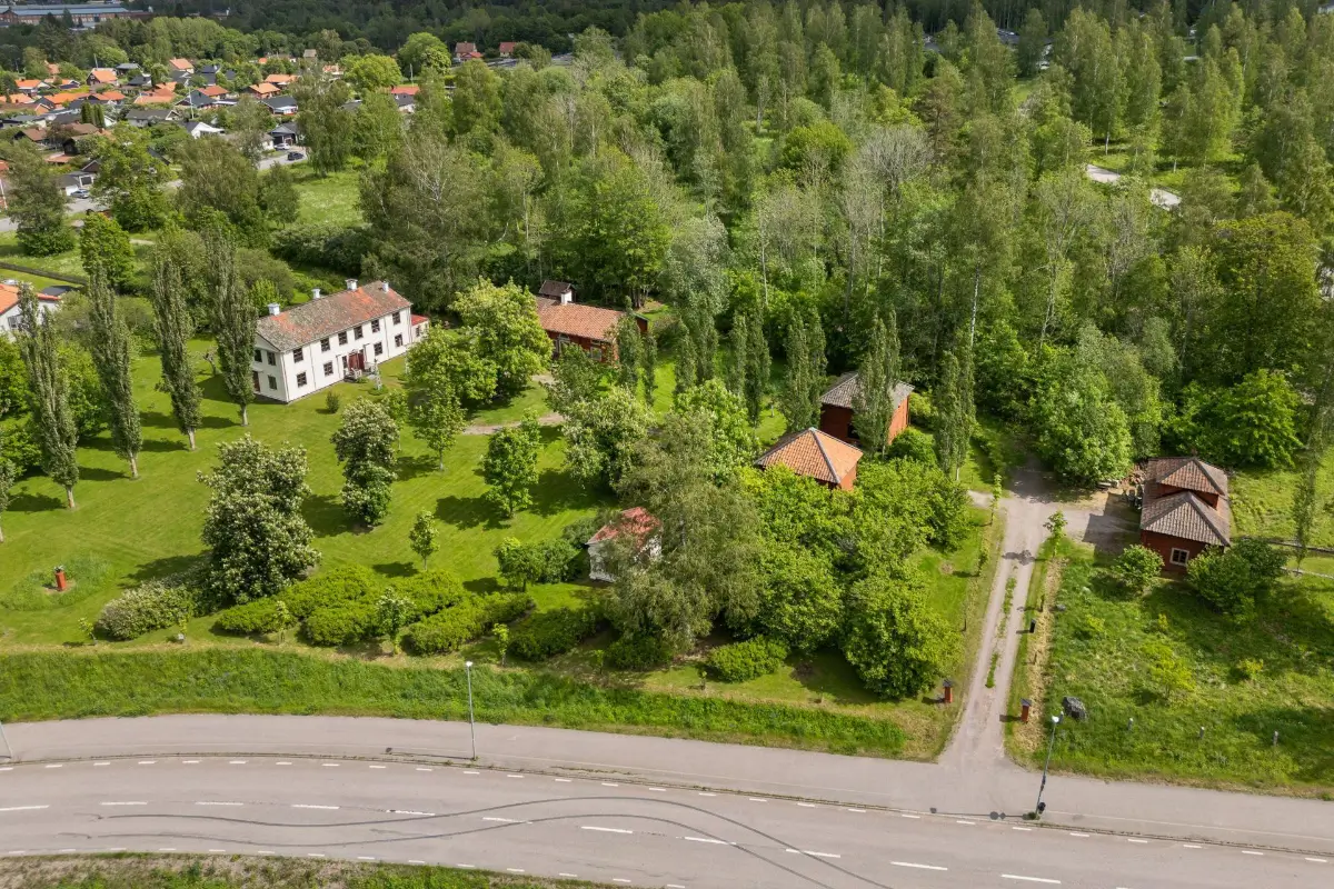 A Carefully Preserved 18th-Century Manor House in Sweden is for Sale 1 18th-century-manor-house-sweden-for-sale-renovated-Goran-Gudmundsson-nordroom