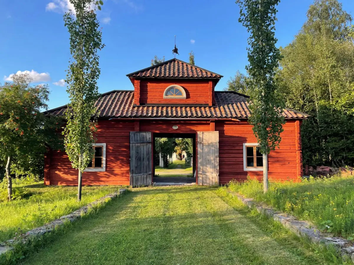 A Carefully Preserved 18th-Century Manor House in Sweden is for Sale 2 18th-century-manor-house-sweden-for-sale-renovated-Goran-Gudmundsson-nordroom