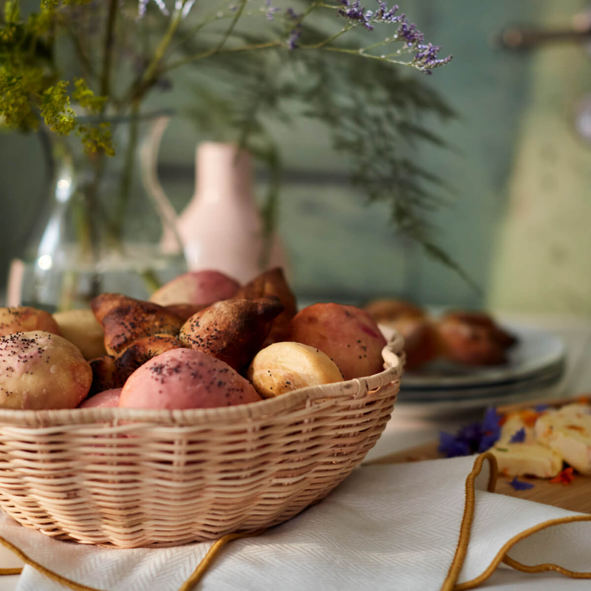 IKEA SMÖRFISK and TJÄRLEK for A Colorful Spring & Easter Home 8 IKEA-SMORFISK-bread-basket