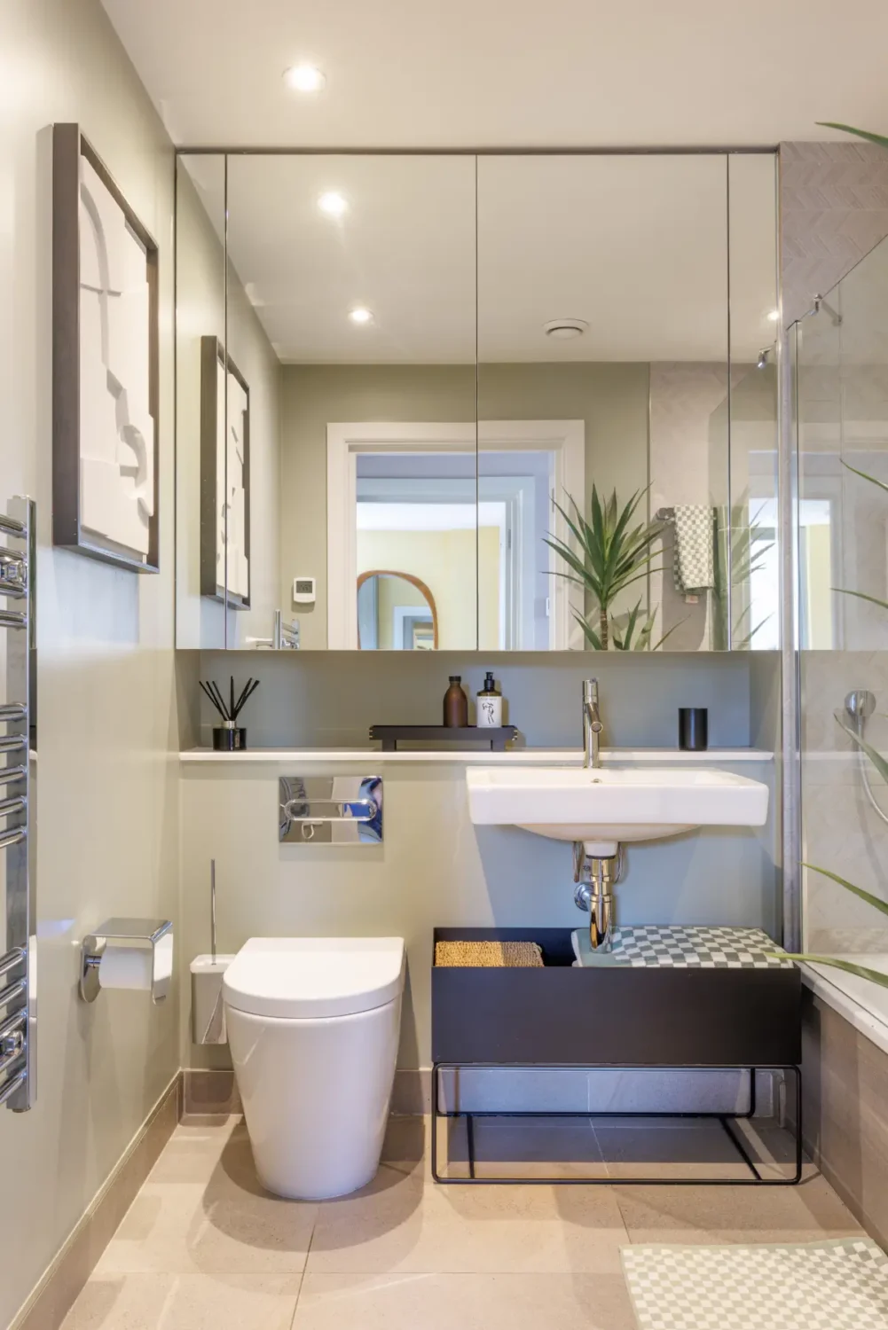 A Colorful Modern London Apartment with Silk Wallpapers 18 colorful-furniture-decor-modern-london-apartment-nordroom