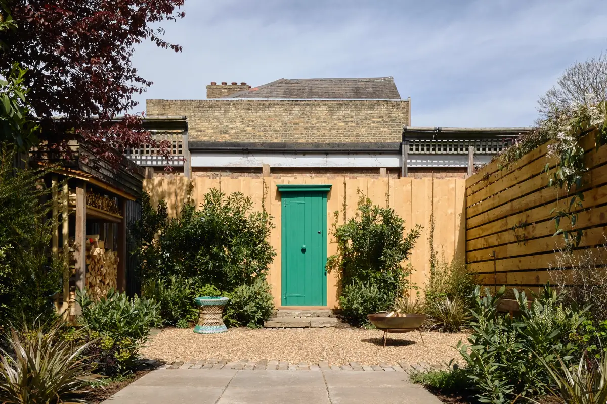 A Playfully Renovated Neo-Jacobean Villa in London 21 colorful-neo-jacobean-villa-london-nordroom