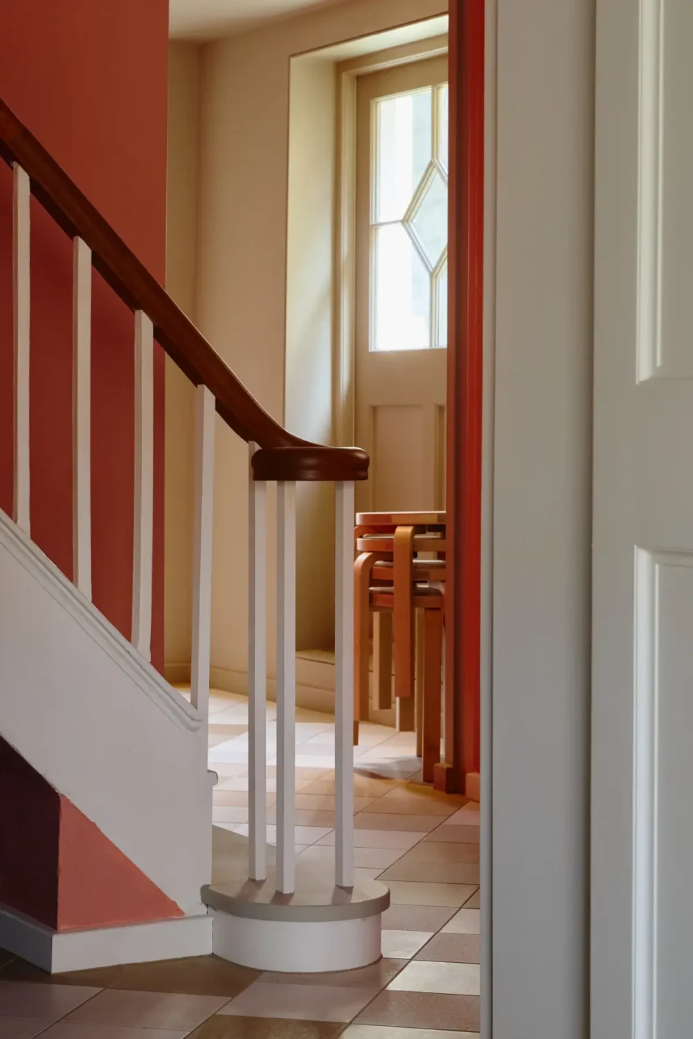 A Playfully Renovated Neo-Jacobean Villa in London 11 colorful-neo-jacobean-villa-london-nordroom