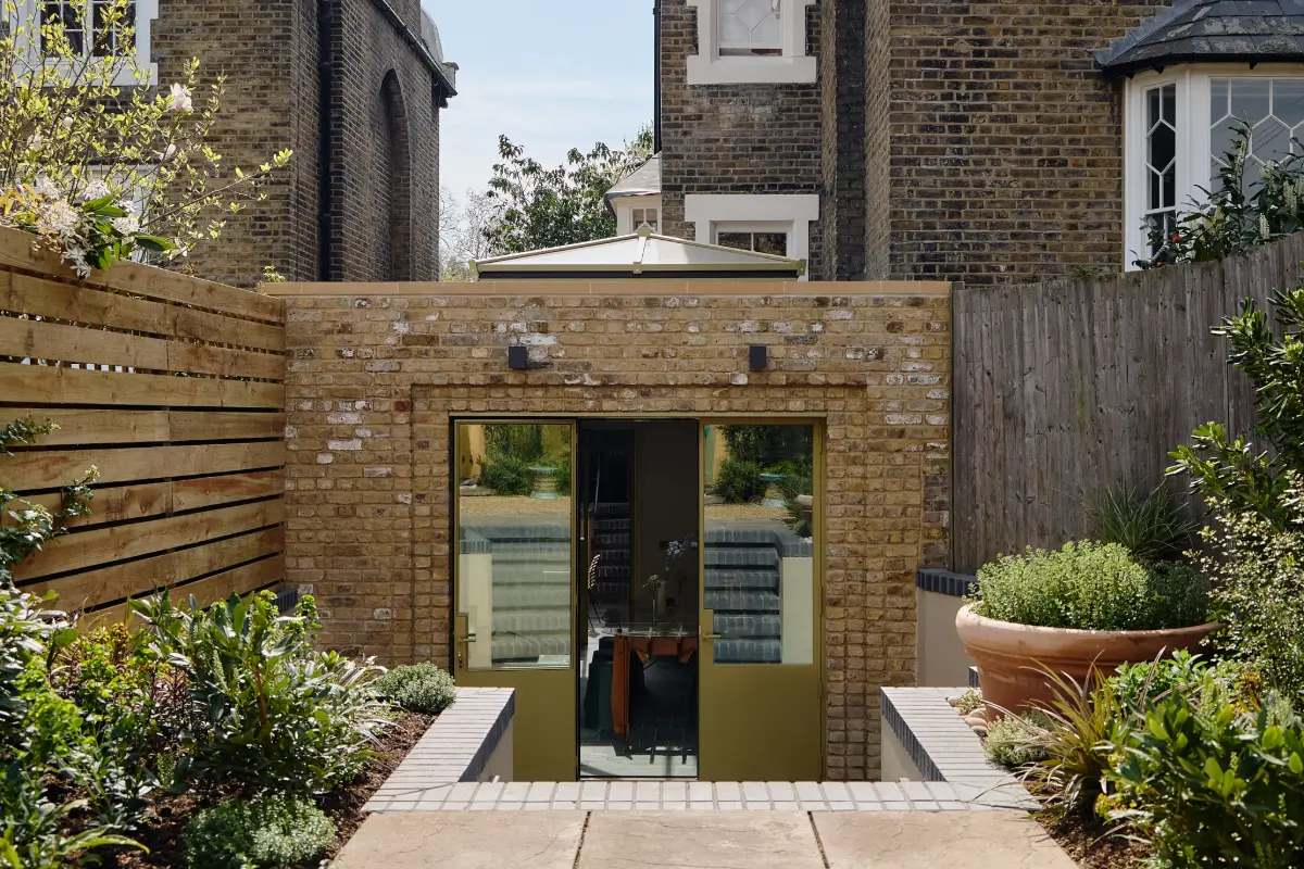 A Playfully Renovated Neo-Jacobean Villa in London 23 colorful-neo-jacobean-villa-london-nordroom