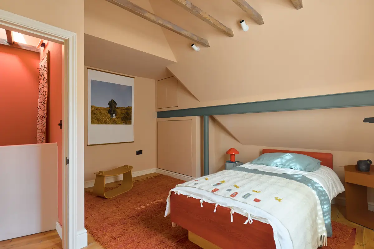 A Playfully Renovated Neo-Jacobean Villa in London 44 colorful-neo-jacobean-villa-london-nordroom