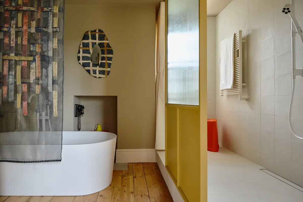 A Playfully Renovated Neo-Jacobean Villa in London 36 colorful-neo-jacobean-villa-london-nordroom