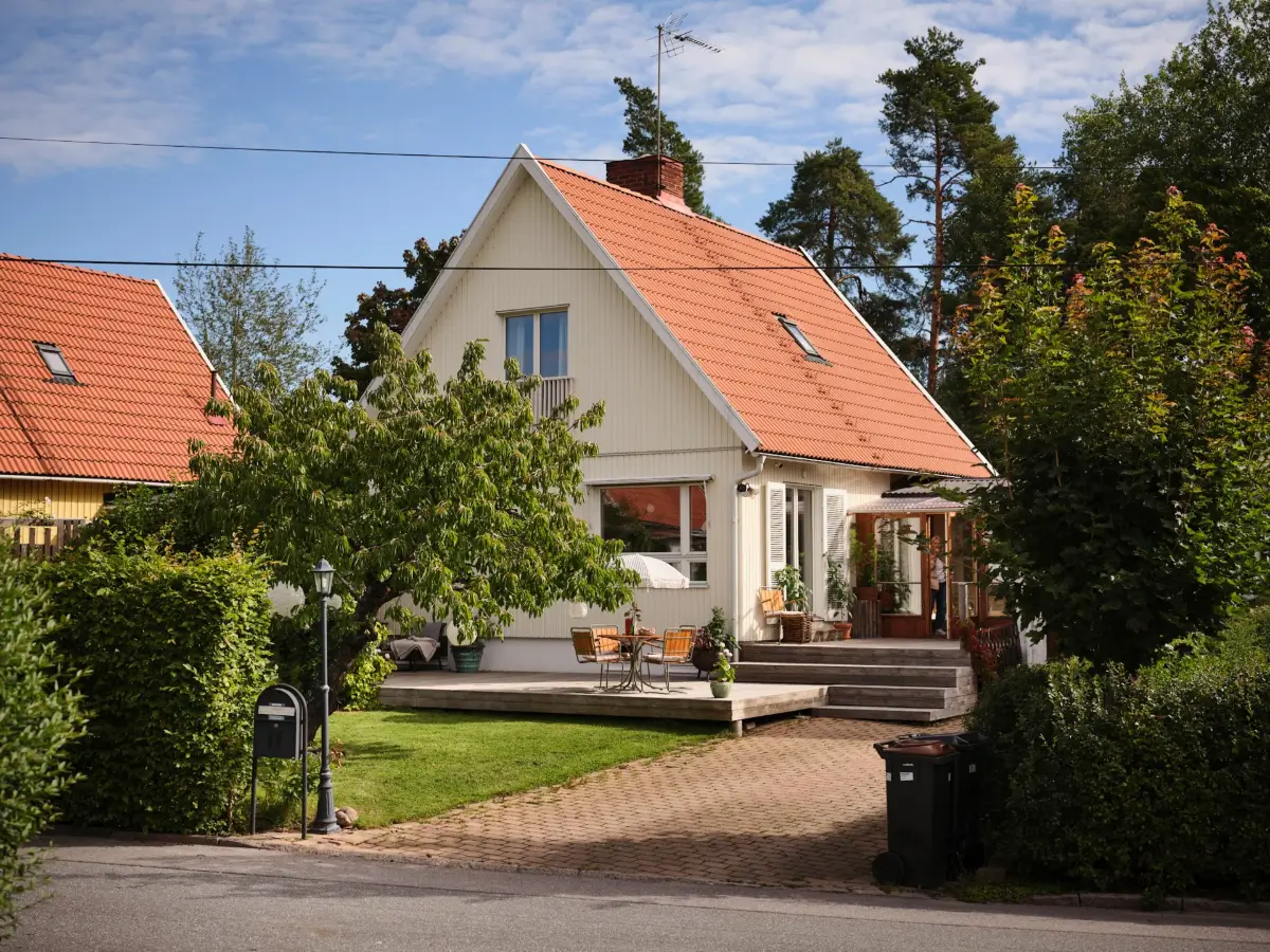 A Charming 1950s Family Home with a Lovely Garden 49 cozy-1950s-family-home-sweden-nordroom
