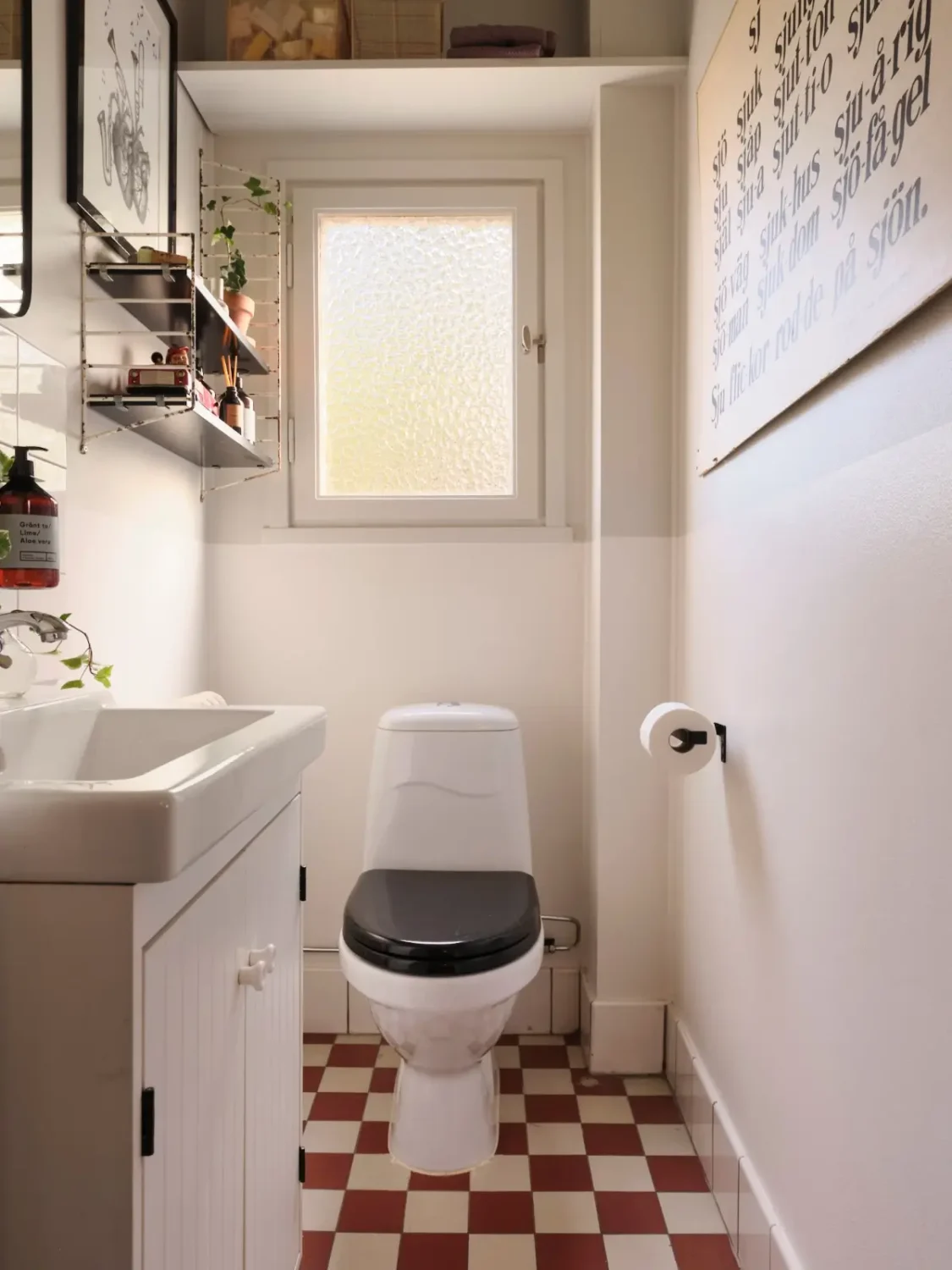 A Charming 1950s Family Home with a Lovely Garden 25 cozy-1950s-family-home-sweden-nordroom