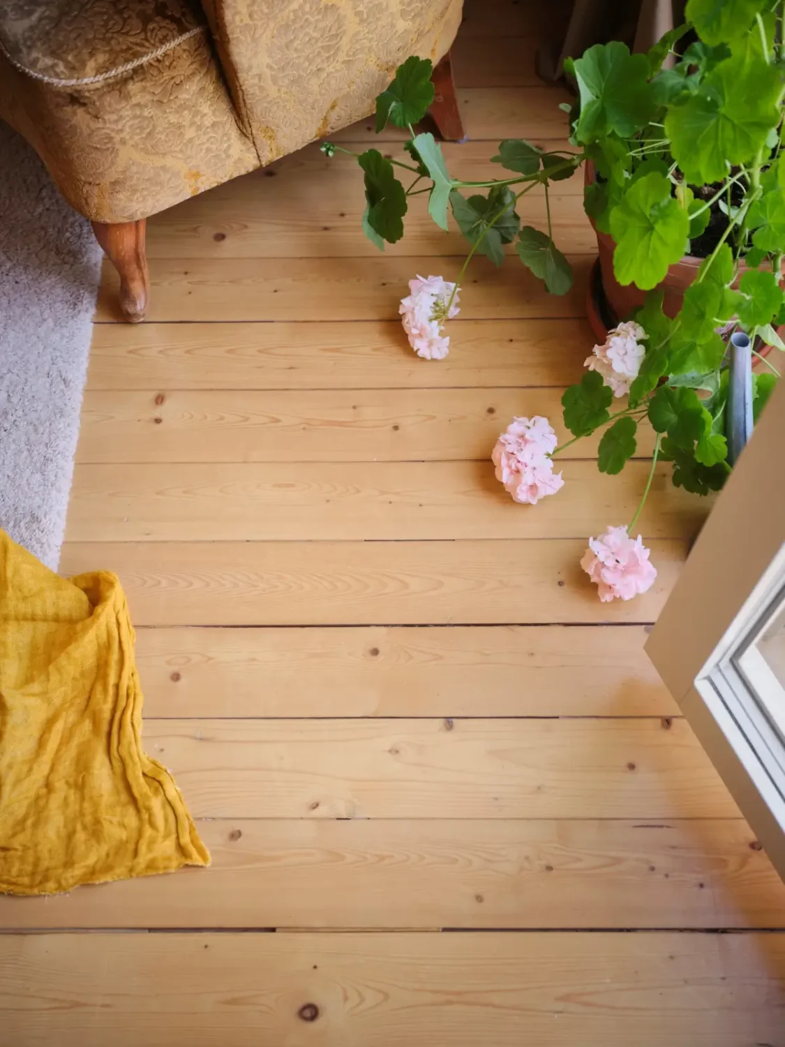 A Charming 1950s Family Home with a Lovely Garden 29 cozy-1950s-family-home-sweden-nordroom