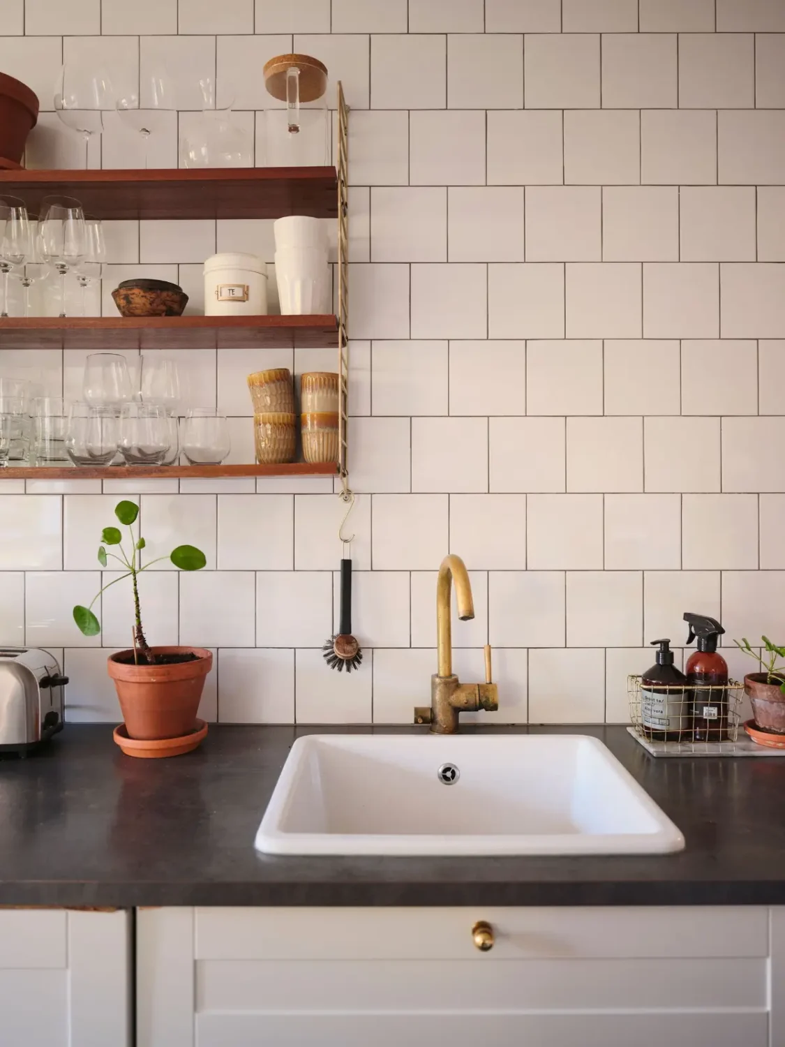 A Charming 1950s Family Home with a Lovely Garden 18 cozy-1950s-family-home-sweden-nordroom