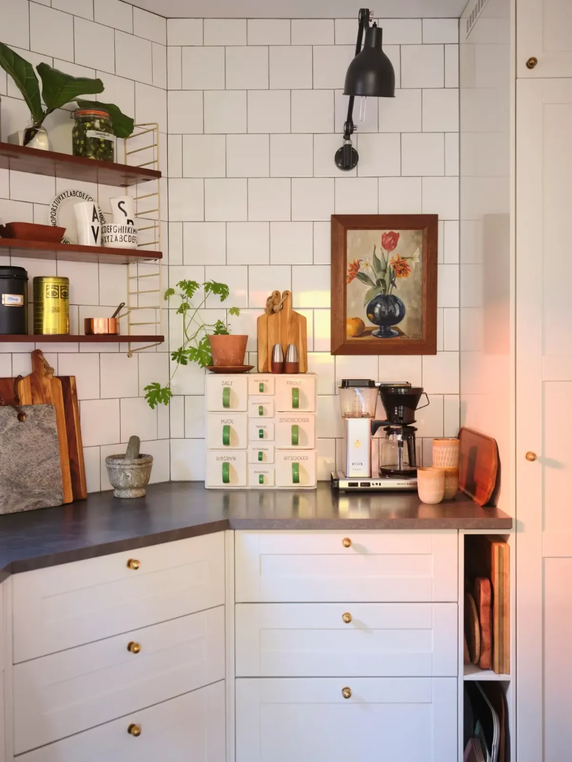 A Charming 1950s Family Home with a Lovely Garden 17 cozy-1950s-family-home-sweden-nordroom