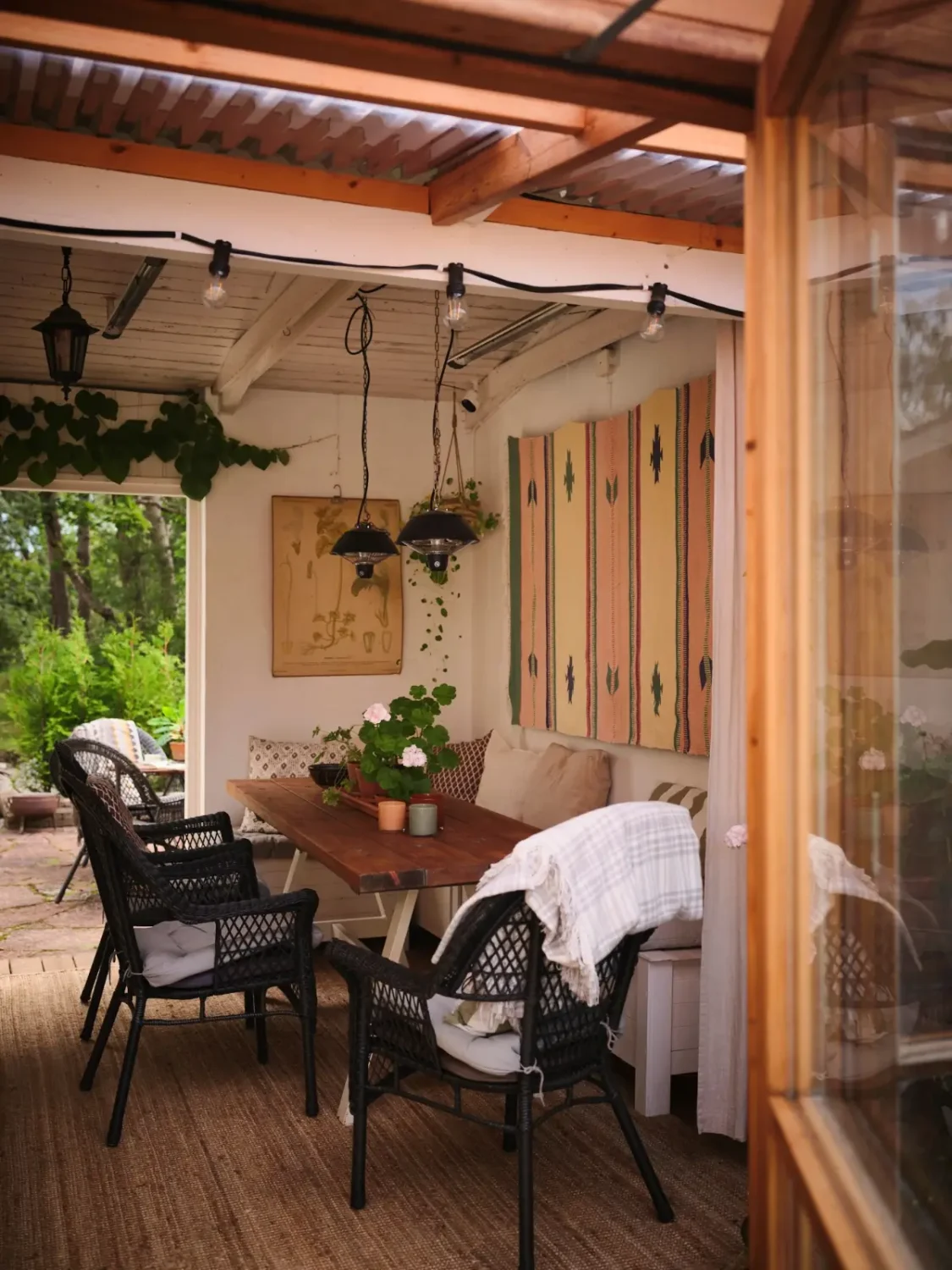 A Charming 1950s Family Home with a Lovely Garden 36 cozy-1950s-family-home-sweden-nordroom