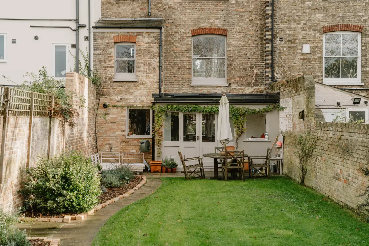 Warm, Earthy Colors in a Renovated Early 20th Century Family Home 28 early-20th-century-family-home-england