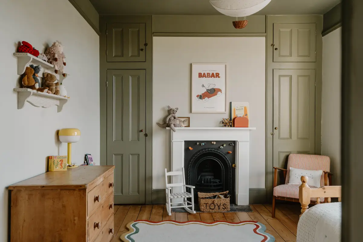 Warm, Earthy Colors in a Renovated Early 20th Century Family Home 22 early-20th-century-family-home-england